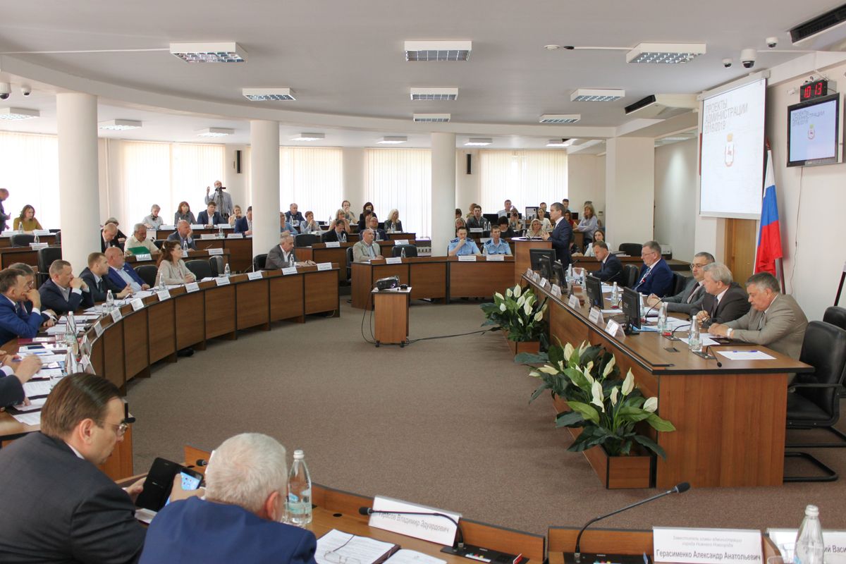 Владимир Панов представил на заседании городской думы ключевые проекты развития Нижнего Новгорода на 2018-2019 годы
