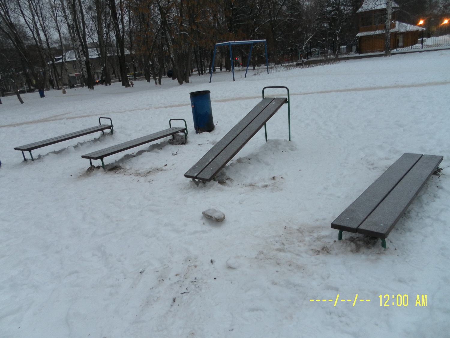 Детская площадка отремонтирована в Советском районе после обращения жительницы города - фото 2